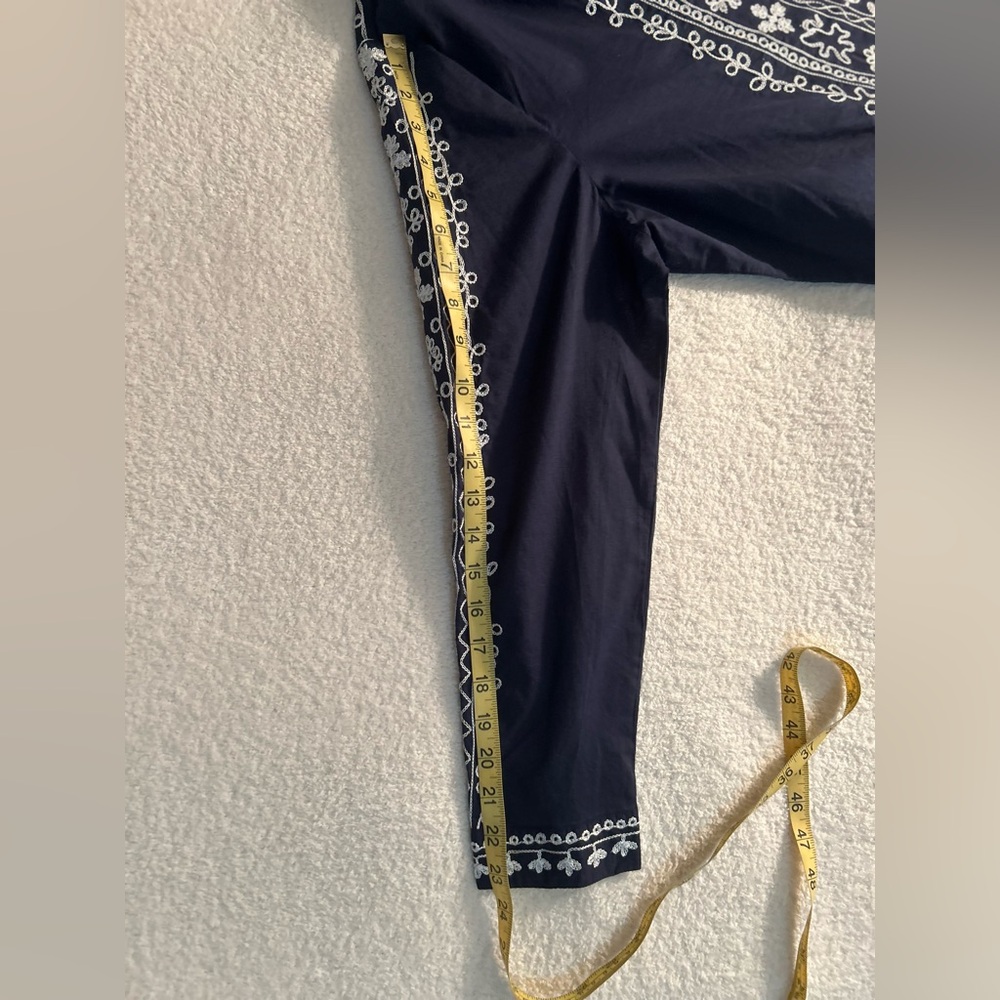 Chico's Dark Blue Floral Embroidered Tunic Size 3 (Chico’s) - Picture 12 of 13